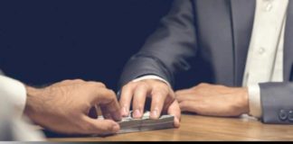 التحقيقات في ملفات فساد تطال 3 نواب وموظف بسبب ابتزاز مواطنين واستغلال قاصرات…التفاصيل