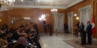 إلياس الفخفاخ: حكومة مصغرة تضم كفاءات سياسية وطنية وتعمل بجد وفاعلية