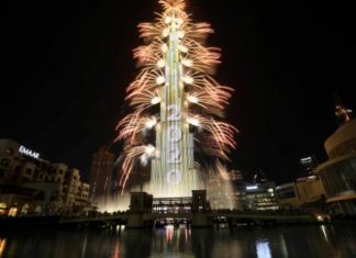 كيف استقبلت دول العالم 2020 : من سماء مليئة بدخان الحرائق إلى أخرى تنيرها الألعاب النارية