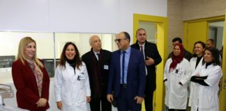 وزيرة الصحة بالنيابة تزور مستشفى الحبيب ثامر