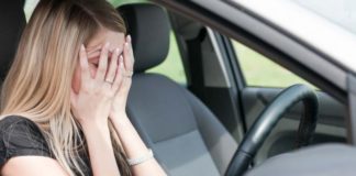 في البحيرة: يتسلّل إلى السيارات ويتعمد تحويل وجهة النساء وسلبهنّ تحت التهديد