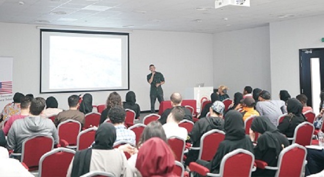 national-geographic-photographer-tells-aurak-about-his-work