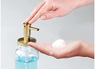 فيديو: ماء وصابون للمارّة في شارع الحبيب بورقيبة