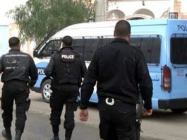 العاصمة: مداهمة حانة تعمل سرا وايقاف صاحبها وعشرات المرتادين