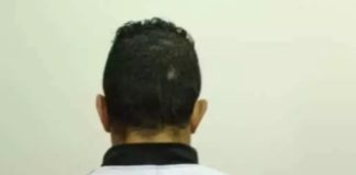 ﺑﺎﻟﺼﻮﺭ : ﻫﻜﺬﺍ ﺗﻤﺖ ﺍﻻﻃﺎﺣﺔ ﺑﺠﻤﻴﻊ ﺍﻟﻤﺘﻬﻤﻴﻦ ﺑﺎﻏﺘﺼﺎﺏ ﻣﻮﻇﻔﺔ ﻣﺮﻛﺰ ﺍﻟﻨﺪﺍﺀ ، ﻓﻲ ﺑﻨﺎﻳﺔ ﺑﺒﺎﺏ ﻋﻠﻴﻮﺓ