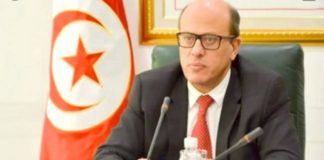 حقيقة إقالة وزير الصناعة بسبب صفقة الكمامات