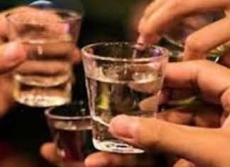 قضية جلسة خمرية بعطر “القوارص”: عجوز الـ90 عاما وحفيدها ضمن الموقوفين