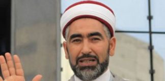 عادل العلمي: “حتى لا نكون دولة لا تفكر في الآخرة.. علينا فتح المساجد ودور العبادة انطلاقا من منتصف رمضان”