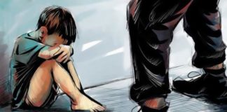 فظيع بالقيروان : يعاقب طفليه بالكي بسكين ساخن