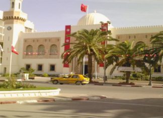 مستشارة بلدية بصفاقس وصفت أعوان النظافة ب«البهايم» فأهدوها حمارا