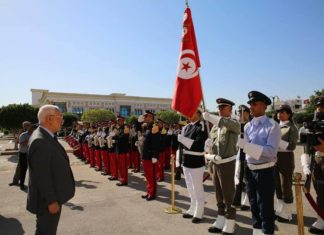 كريم كريفة يستغرب من تحية الجيوش الثلاثة لراشد الغنوشي