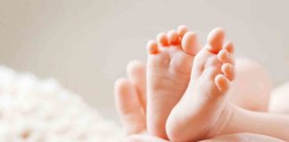 قرية إيطالية تستقبل أول مولود منذ 8 سنوات