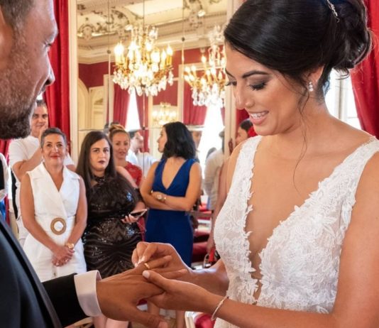 صور: بطلة المبارزة بالسيف عزة بسباس تدخل القفص الذهبي