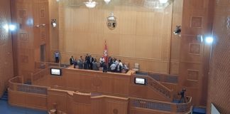 تدخل الأمن ضد عبير موسي خلال احتجاجها بمنصة الرئاسة: البرلمان يوضّح