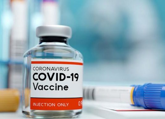 باحث روسي: لهذا جن جنون الغرب بعد تسجيل اللقاح الروسي لكورونا