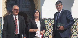 بالصور: وصول عبير موسي إلى دار الضيافة للقاء هشام المشيشي