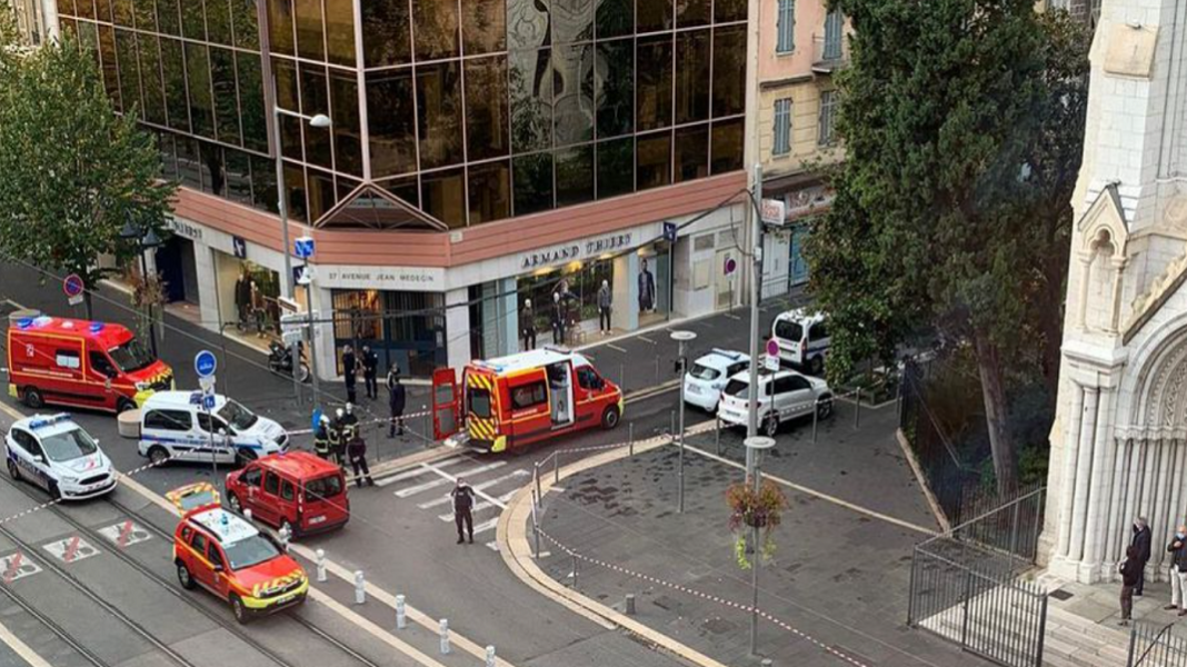 - Alerte à Nice -deux morts et plusieurs blesses dans une attaque au couteau