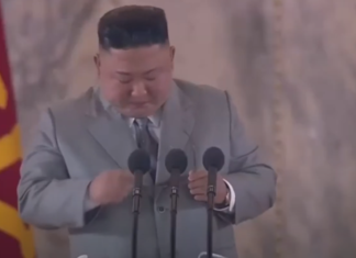 كيم جونغ أون يبكي ويعتذر لشعبه