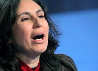 الجامعية الفة يوسف تسخر من قيس سعيد