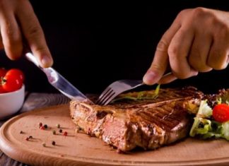 هذه خطورة التخلي عن تناول اللحوم