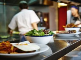 الإصابة بفيروس كورونا عن طريق وجبات المطاعم؟