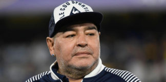 طبيب مارادونا يرد على اتهامات التسبب بوفاة الأسطورة