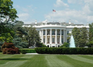 فريق اتصال نسائي بالكامل لأول مرة بالبيت الأبيض