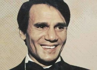 صورة قديمة ونادرة للراحل عبد الحليم حافظ إلى جانب سيارته