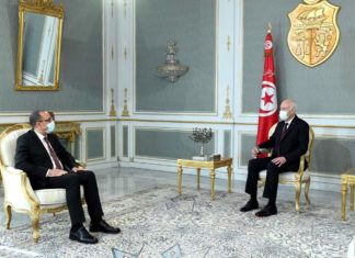 احتجاجات في عدد من الجهات..قيس سعيد يجتمع بالمشيشي