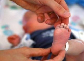 امرأة تضع مولودا يحمل أجساما مضادة لفيروس كورونا