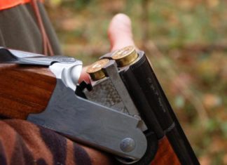 حجز أسلحة نارية وايقاف نفر محل 7 مناشير تفتيش