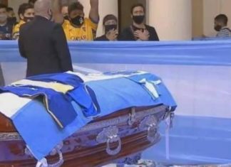 ما قصة مقتل ملتقط السيلفي مع جثة الأسطورة مارادونا