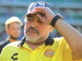 طبيب مارادونا يخضع للتحقيق بشبهة القتل غير العمد