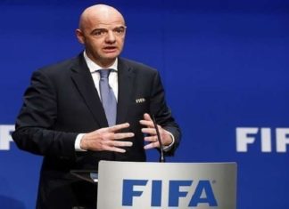 تصريح مفاجئ من رئيس «الفيفا» عن تقنية الـ «VAR»