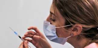 وزارة الصحة الإسرائيلية: 13 شخصا أصيبوا بشلل خفيف في الوجه بعد تلقيهم لقاح كورونا