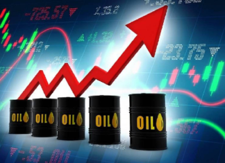 برميل النفط يسجل أعلى سعر له منذ 13 شهرا