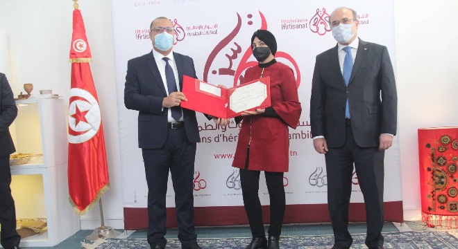 بالصّور-توزيع-الجوائز-على-الفائزين-في