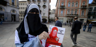 بأغلبية ضئيلة… سويسرا توافق رسميا على حظر النقاب