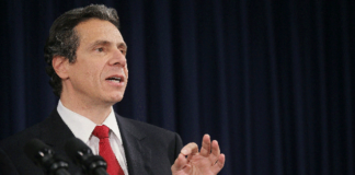 حاكم نيويورك: لم أتحرّش بالموظّفات و لن أستقيل!