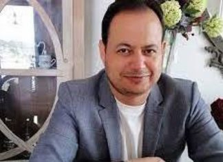 صورة : سمير الوافي يعلن وصول صفحته للمليون دون نزع ملابسه