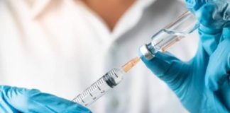 بريطانيا: عرض لقاح بديل لـ”أسترازينيكا” على من هم دون الثلاثين