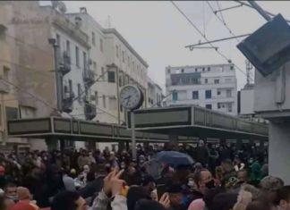 صورة: احتقان وازدحام بمحطة “الباساج” تزامنا مع انتشار فيروس كورونا