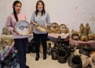 لنصنع من الطين هوية… تطويع الطين وصقله لصنع تحف فنية بألوان زاهية