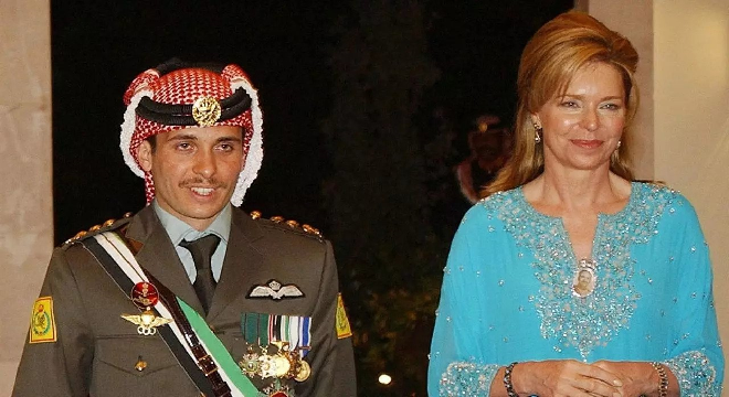 الملكة نور