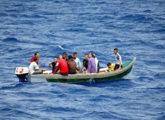 بينهم 8 رضع.. إنقاذ 100 مهاجر غير نظامي من الغرق بسواحل جرجيس
