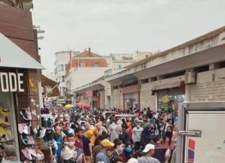 مع الانتشار السريع للفيروس:شوارع العاصمة تعج بالمواطنين وغياب البروتوكول الصحي(صور)