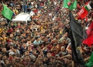 الفلسطينيون يحتشدون في الشوارع احتفالا بوقف إطلاق النار