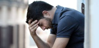 دراسة..الآباء يعانون من اكتئاب ما بعد الولادة مثل النساء