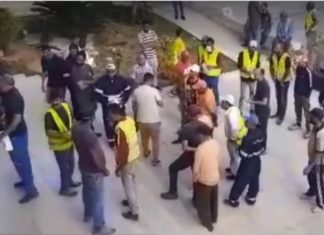 عشرات العاملين ببلدية الكرم يحاصرون مقر إذاعة شمس اف ام