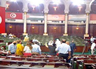 تبادل اتهامات بين نواب ائتلاف الكرامة والدستوري الحر (فيديو)